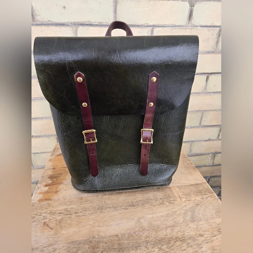 Vintage Leather Backpack - Picture 1 of 12